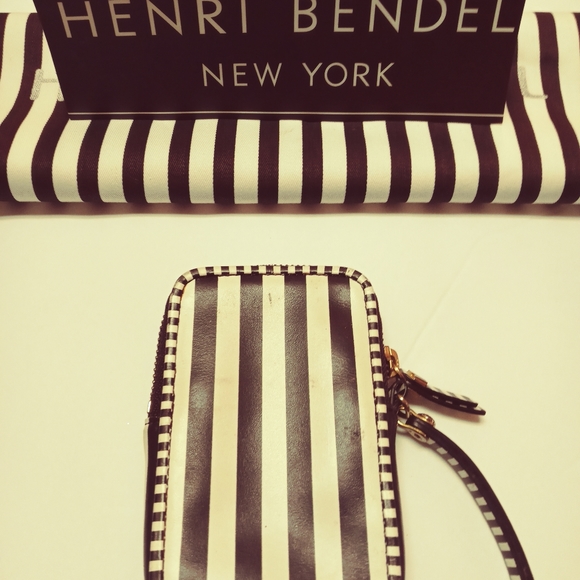 ❤️Henri Bendel Striped and Slim Credit Card and Money Wrislet❤️ - Picture 9 of 9